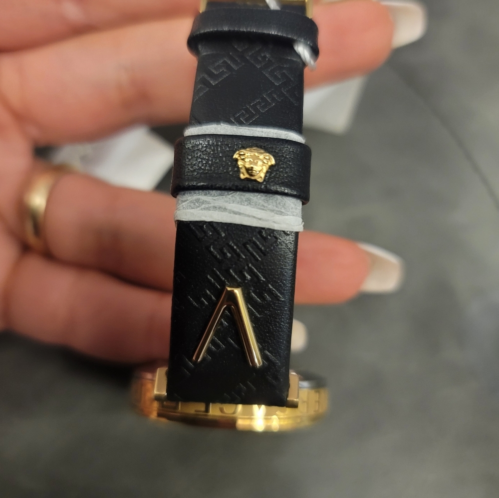 Authentic Versace watch - Picture 5 of 11